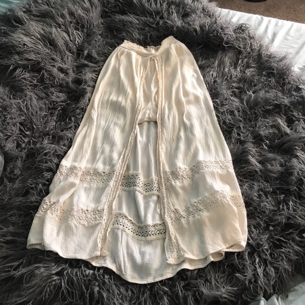 Off white shorts with overlay